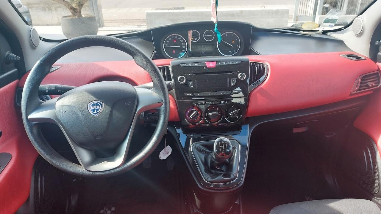 Lancia Ypsilon 1.3 MJT 16V 95 CV 5 porte 2012