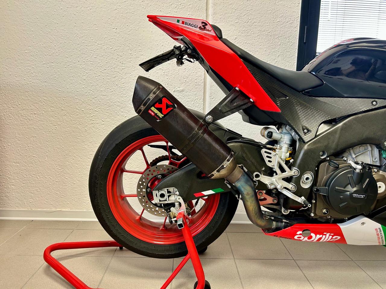 Aprilia RSV4 - Factory