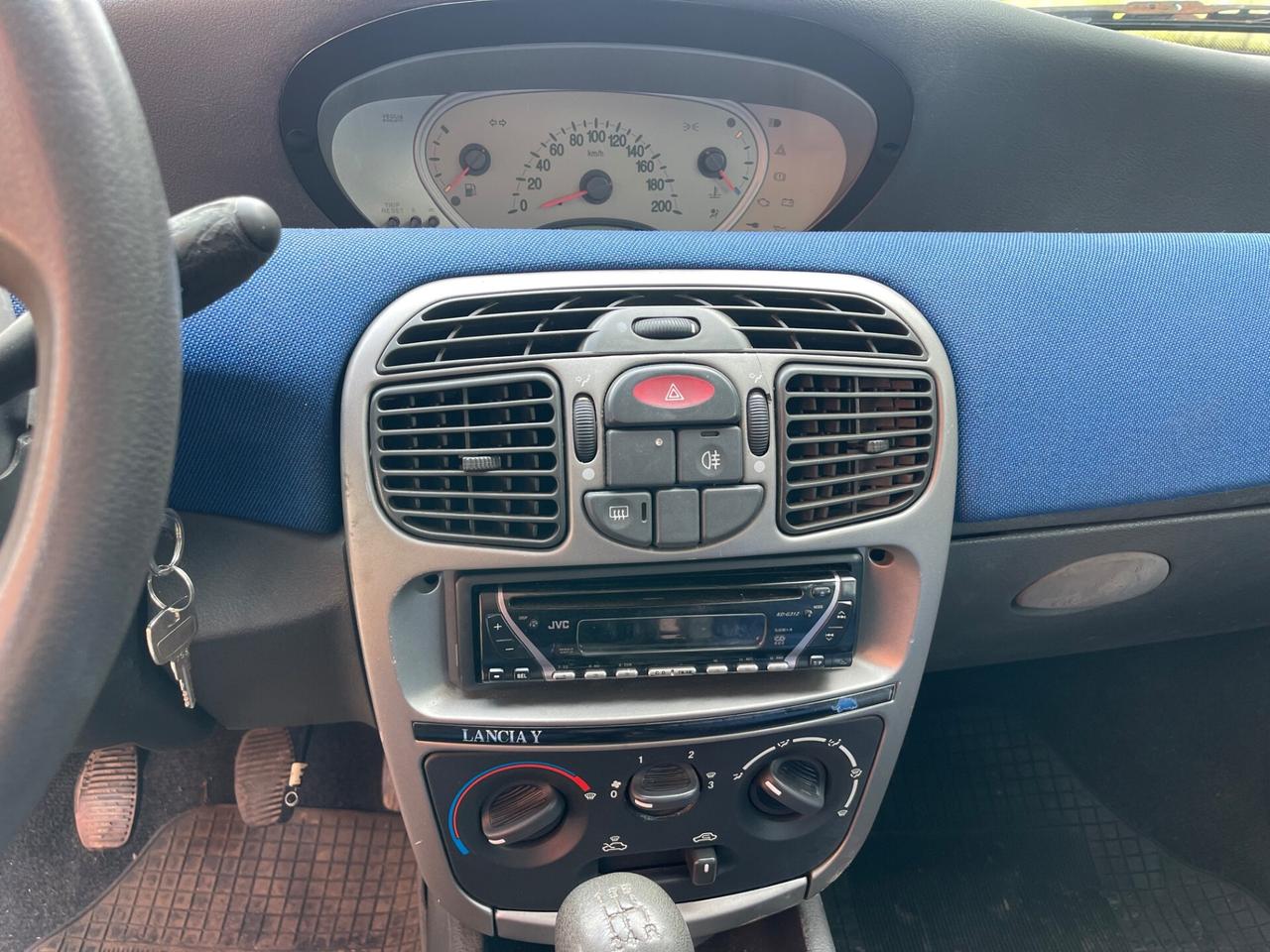 Lancia Y 1.2i cat LS