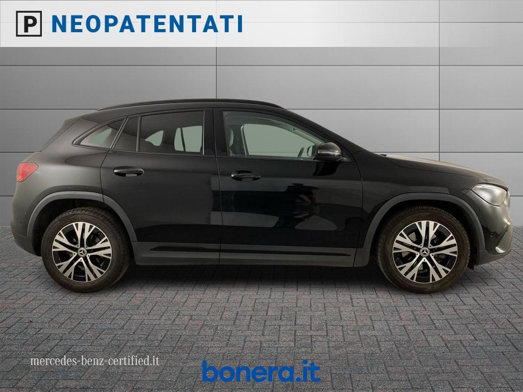 Mercedes GLA 180 180 D Progressive Advanced 8G-DCT