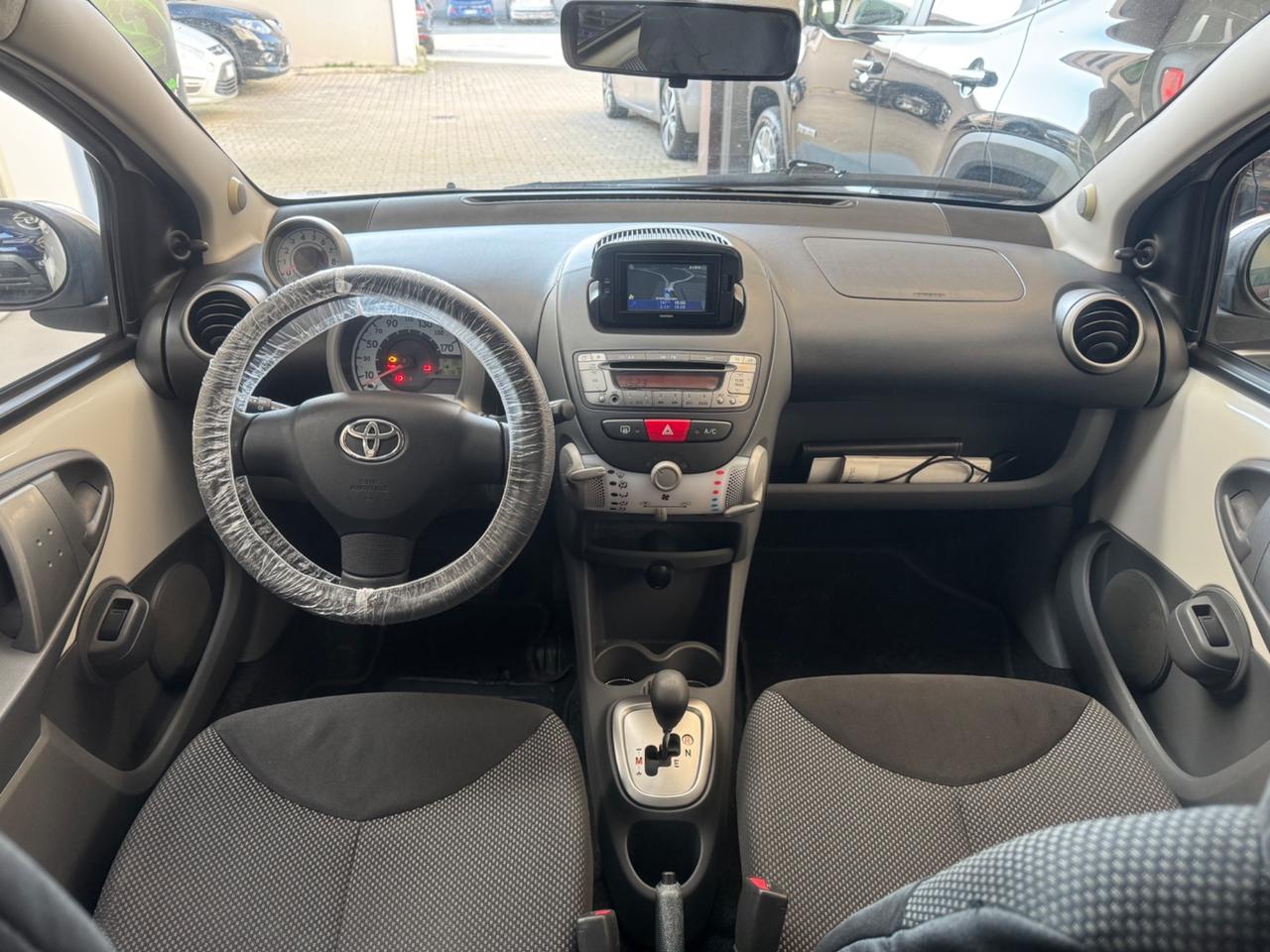 Toyota Aygo 1.0 12V VVT-i 5 porte Sol Connect MMT