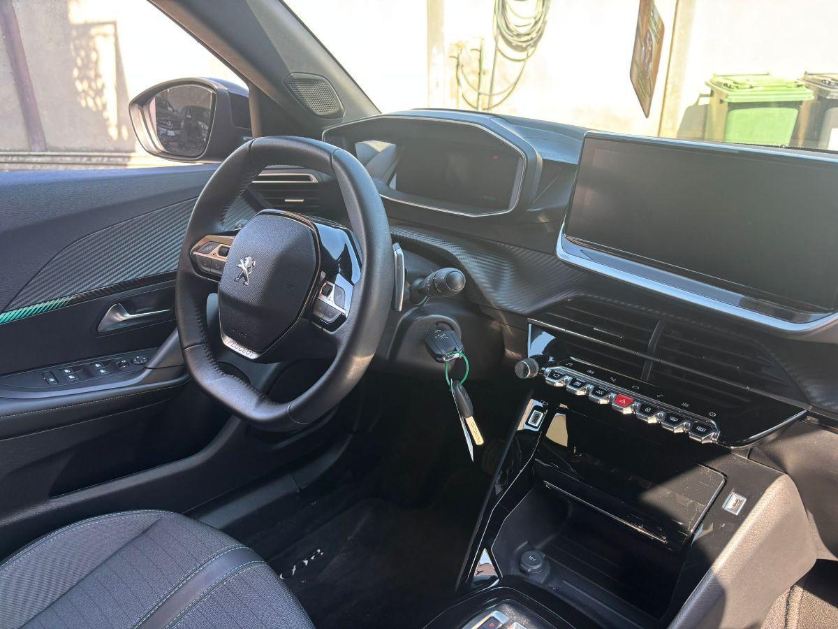 PEUGEOT 2008 1.5 BlueHDi 130CV S&S EAT8 Allure automatica
