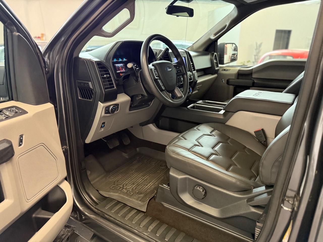 Ford F-150 Raptor STX 3.5 L V6 EcoBoost