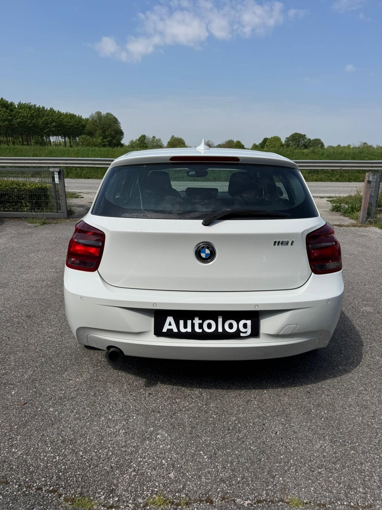 Bmw 116 116i 5p. Urban