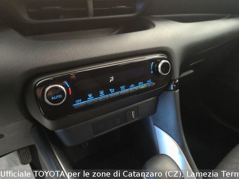 Toyota Yaris Hybrid Trend MY22