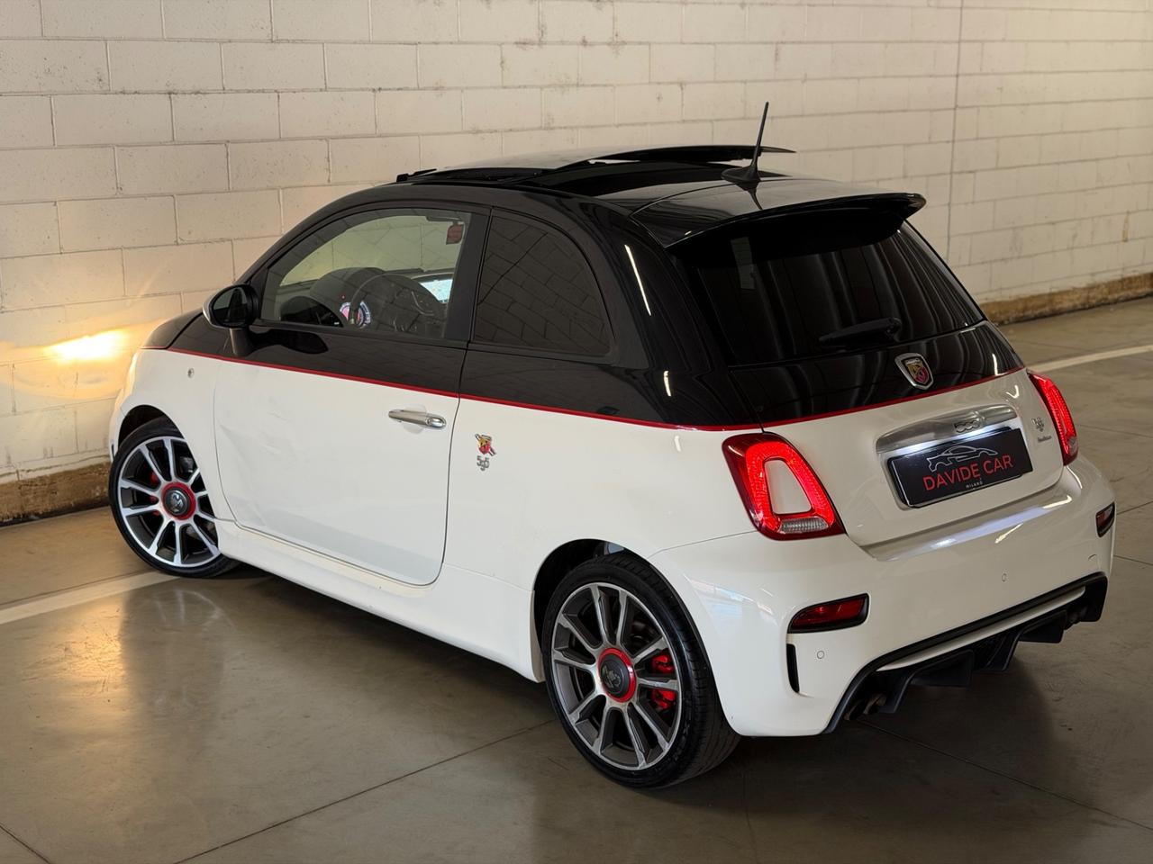 Abarth 595 1.4 Turbo T-Jet 165 CV Scorpioneoro