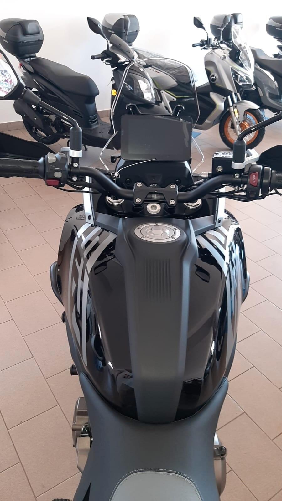 QJ MOTOR SRT 600 SX