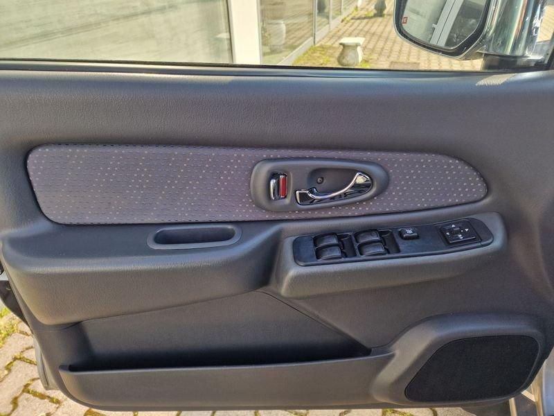 Mitsubishi L200 L200 d.cab 2.5 tdi GL 4wd 115cv N1 5posti