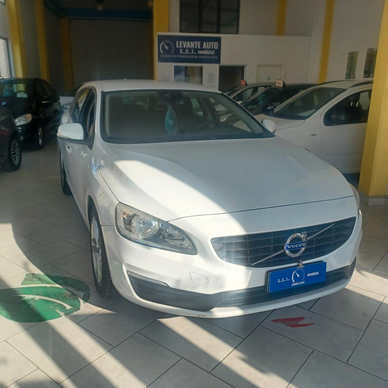 35.000KM MOTORE SOSTUITITO VOLVO V60 2.0 TDI AUTOM