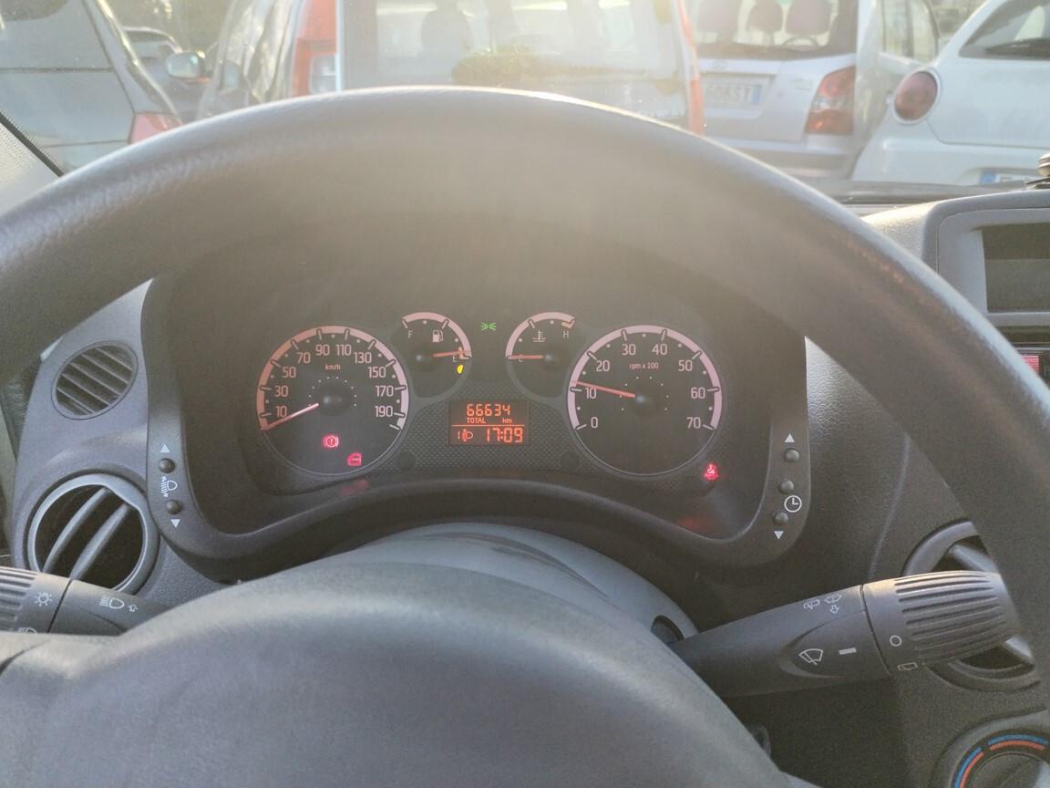 Fiat Panda 1.2 8V FIRE Dynamic 66000KM 2010 consegna con manutenzioni fatte