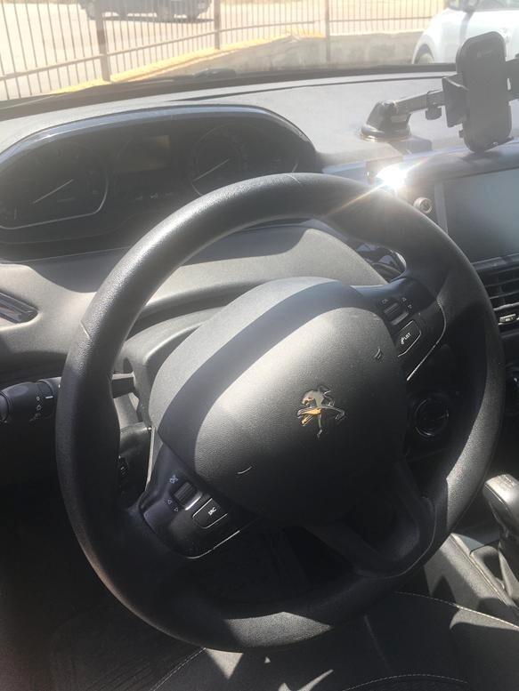 Peugeot 208 BlueHDi 75 5 porte Black Line