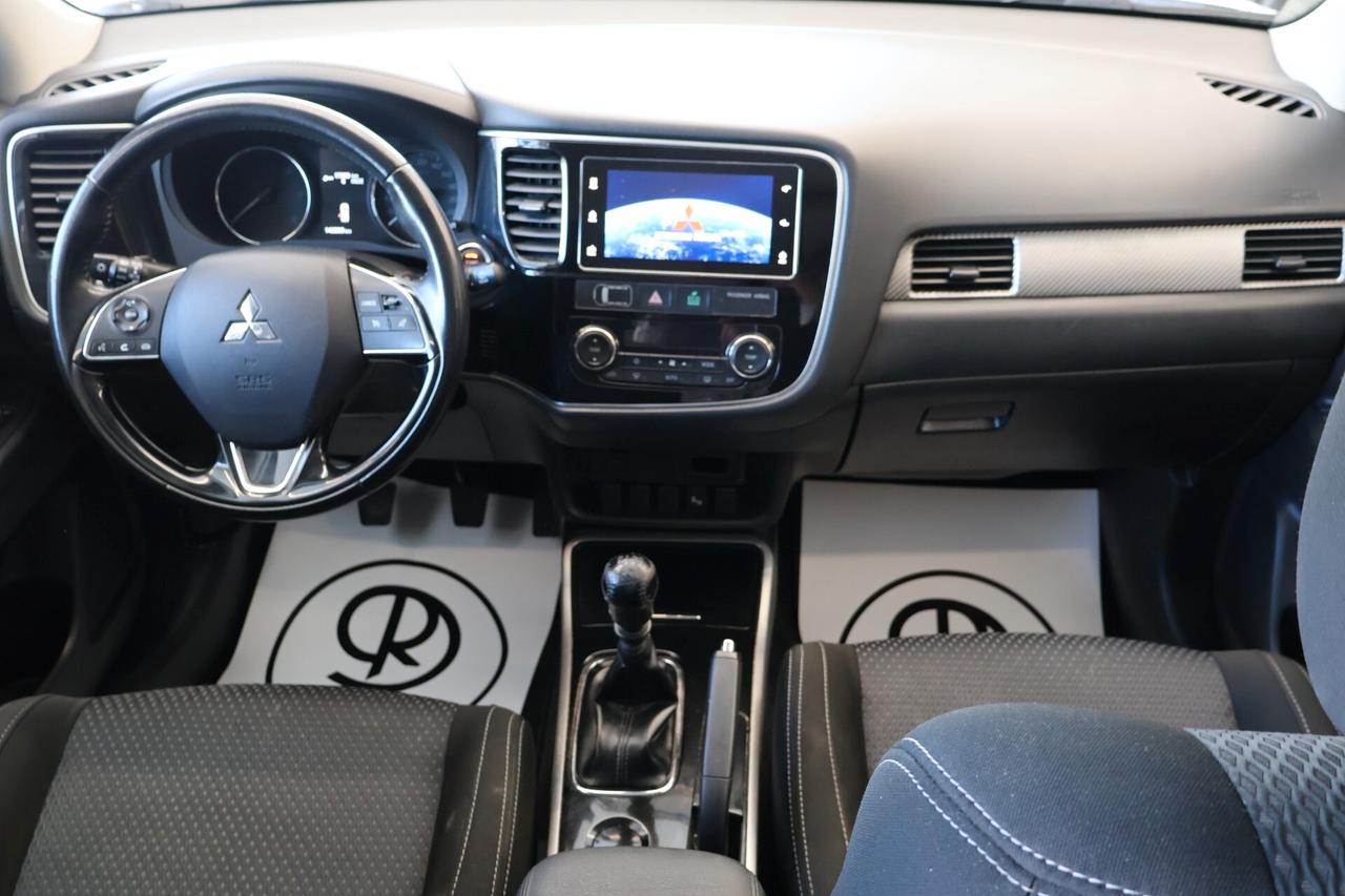 Mitsubishi Outlander 2.2 Instyle awd 7POSTI