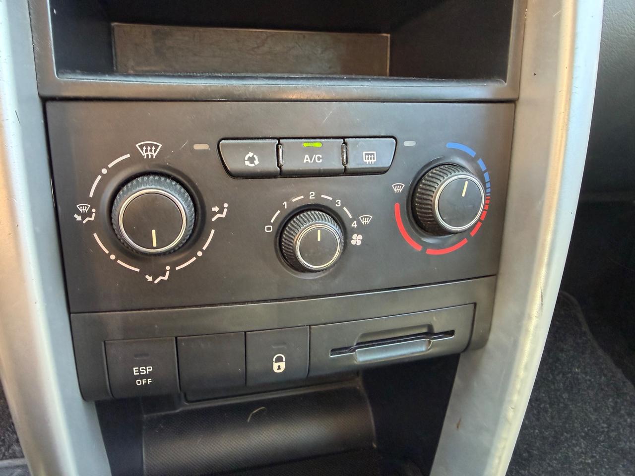 Peugeot 207 Plus 1.4 HDi 70CV 5 porte