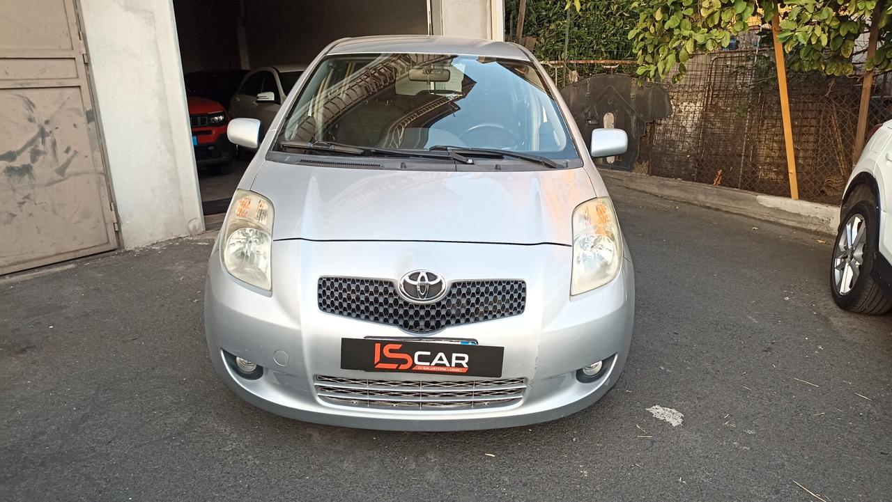 Toyota Yaris 1.4 D-4D 5 porte M-MT Sol automatica
