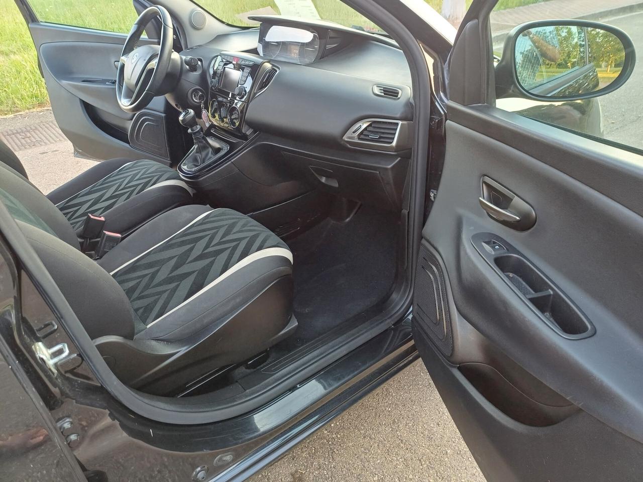 Lancia Ypsilon 1.2 69 CV 5 porte GPL Ecochic Gold