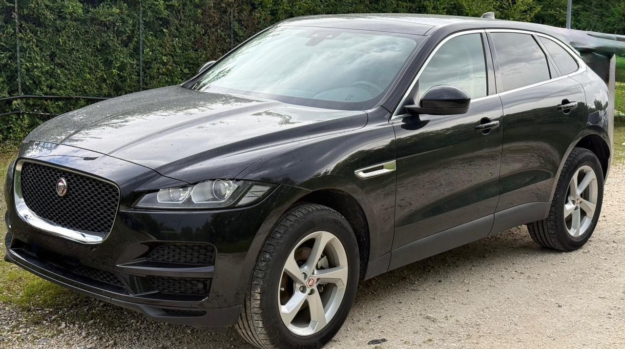 Jaguar F-Pace 2.0 D 180 CV AWD aut Chequered Flag