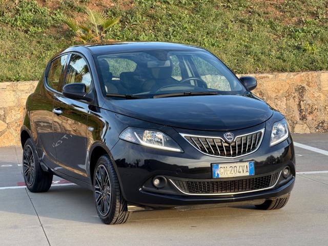 LANCIA Ypsilon HYBRID GOLD+NAVI+SENSORI PARK+5 POSTI