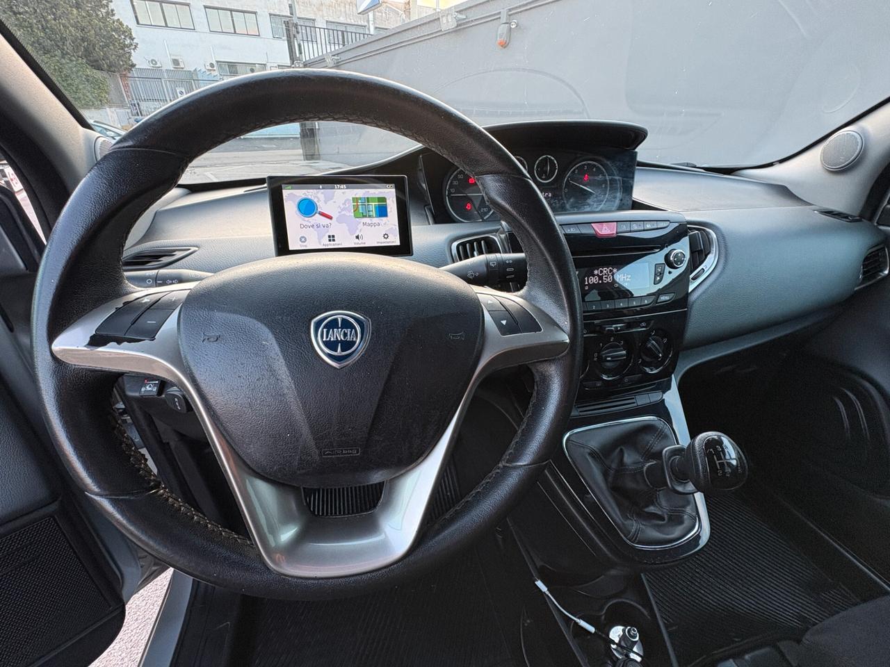 Lancia Ypsilon 1.2 69 CV 5 porte GPL Silver