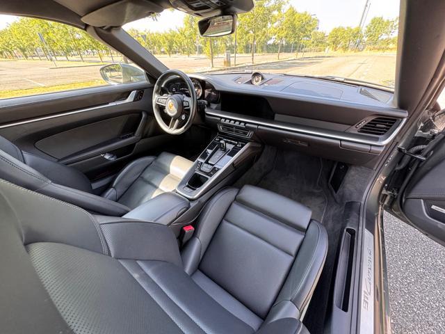 PORSCHE 992 Carrera 4 Cabriolet AVENTURINE MET.