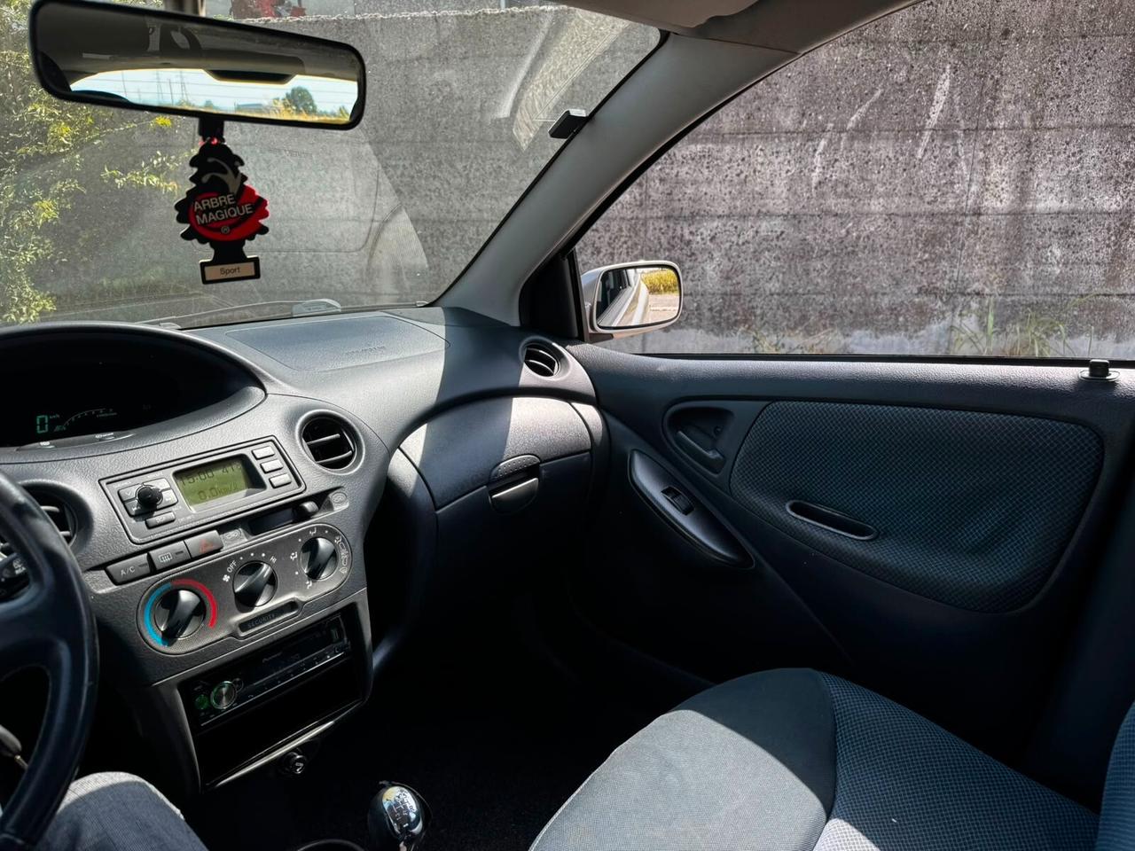 Toyota Yaris 1.0 16V 5p Sol - 130.000 km - Tagliandata - Neopatentati