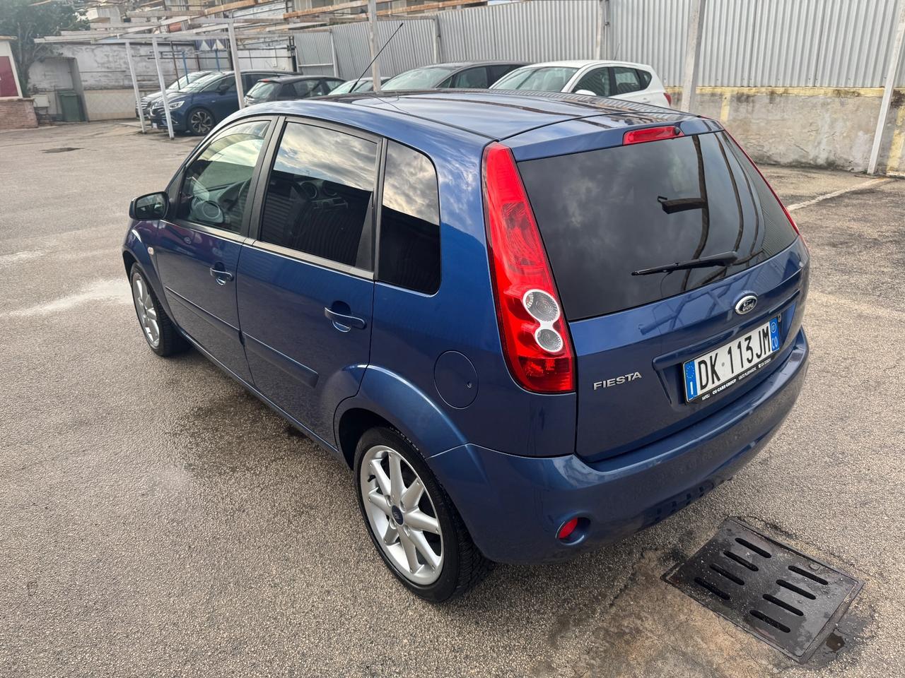 Ford Fiesta 1.2 16V 5p. Ghia