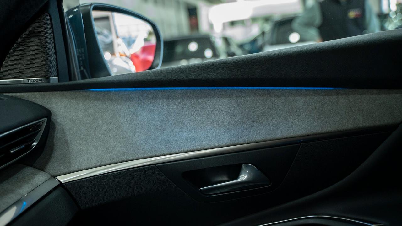 Peugeot 3008 1.5 BLUEHDI GT PACK SES 131 CV EAT8 AUTO FOCAL VIR