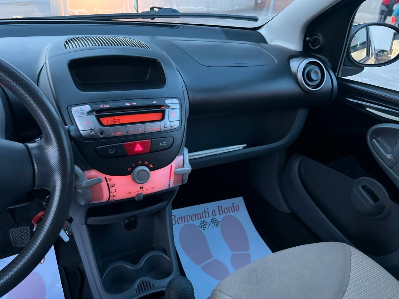 Peugeot 107 1.0 5p. Sweet Years TAGLIANDATA