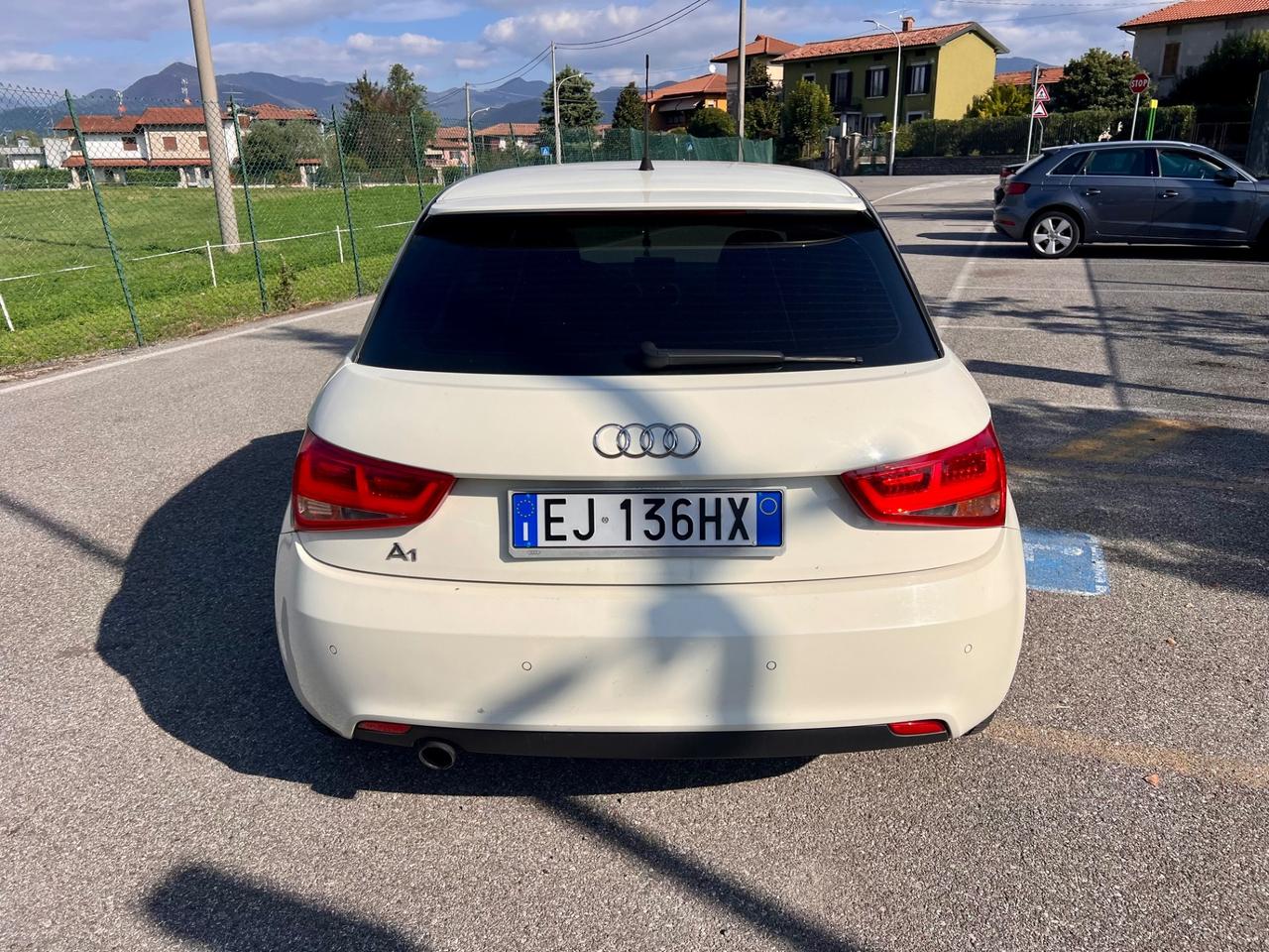Audi A1 1.6 TDI Ambition sline