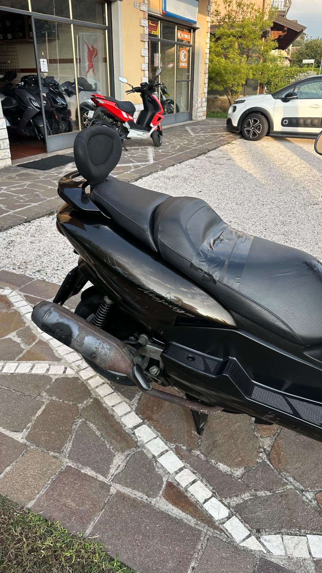 Yamaha Majesty 125