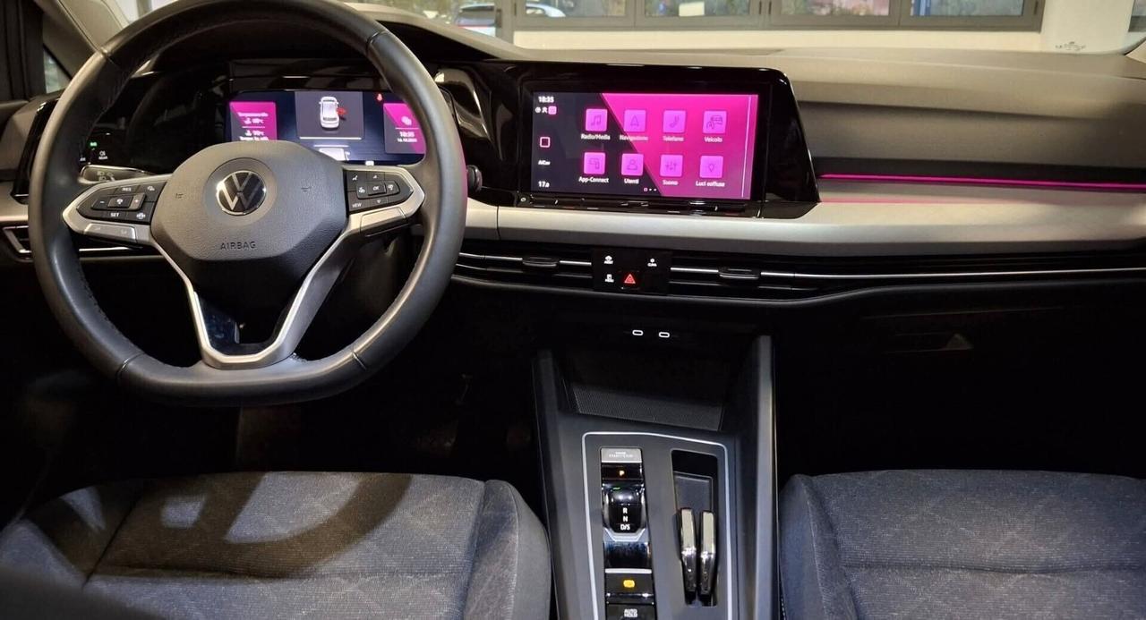 Volkswagen Golf 8 1.0 eTSI EVO DSG uniproprietario