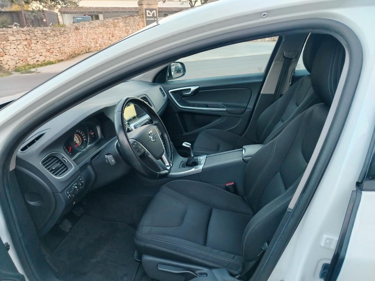 Volvo V60 D2 Momentum