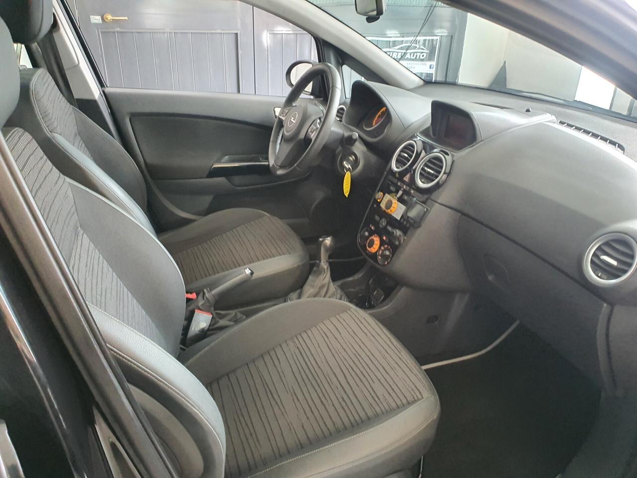 Opel Corsa 1.2 Gpl di serie