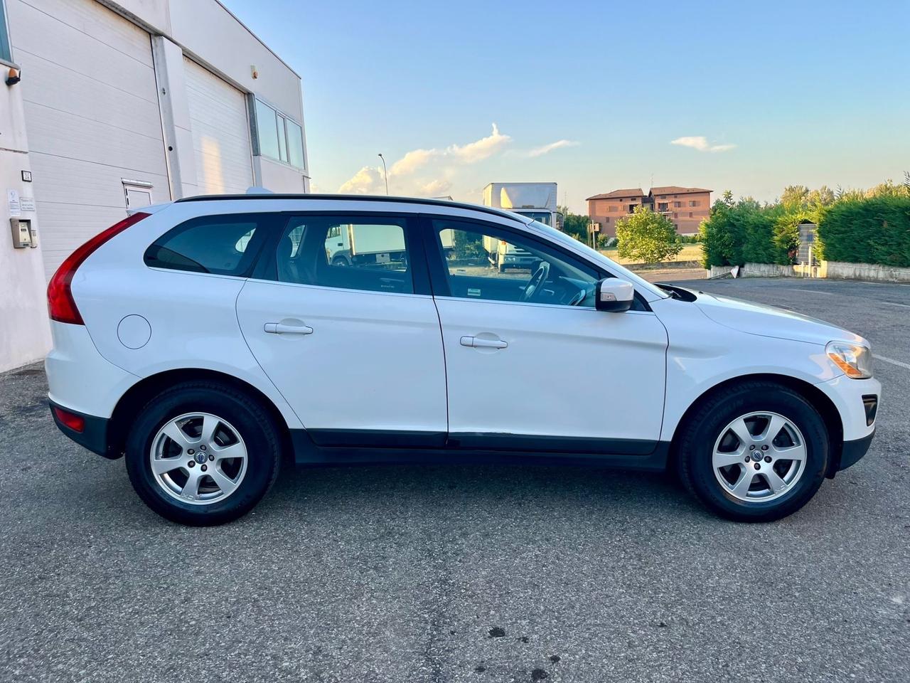 Volvo XC60 2.4d 2008 320.000km 4x4 perfettamente funzionante