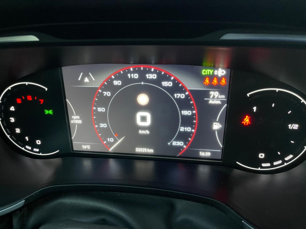 Fiat Tipo 1.6 Mjt S&S SW Cross KM 32.000! / BLOCK SHAFT