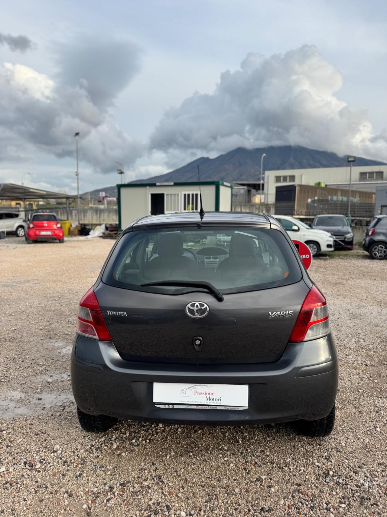 Toyota Yaris 1.0 5 porte