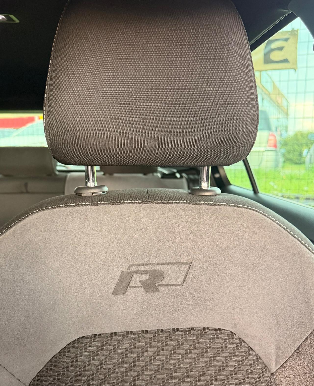 Volkswagen Golf 2.0 TDI DSG 5p. R-Line