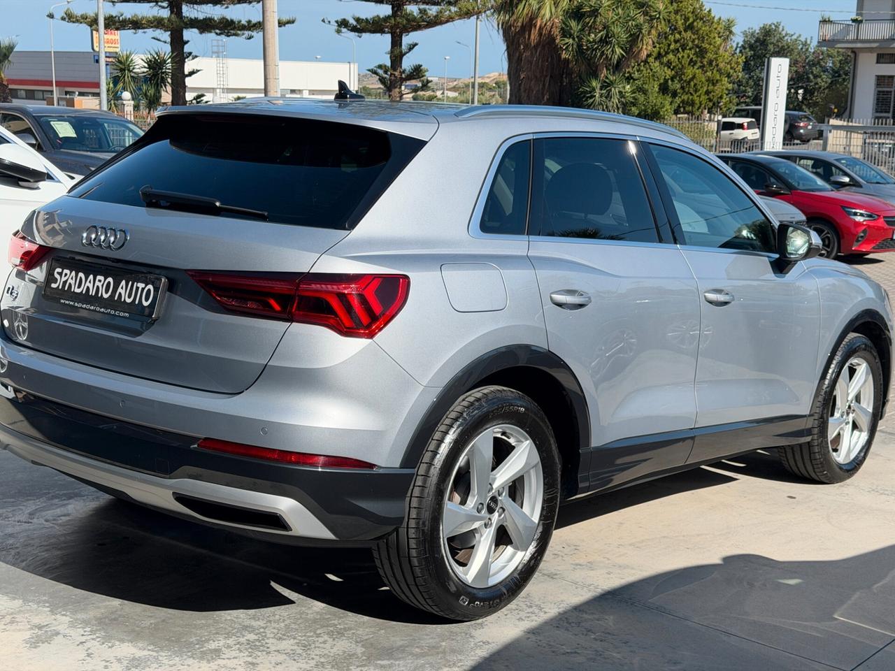 Audi Q3 35 TDI S tronic Identity Black
