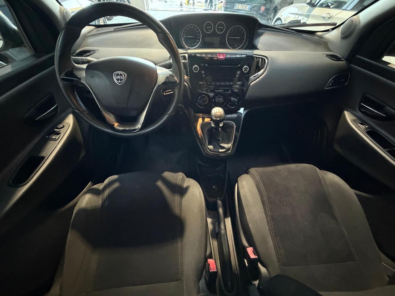 Lancia Ypsilon 1.2 69 CV 5 porte S&S Platinum
