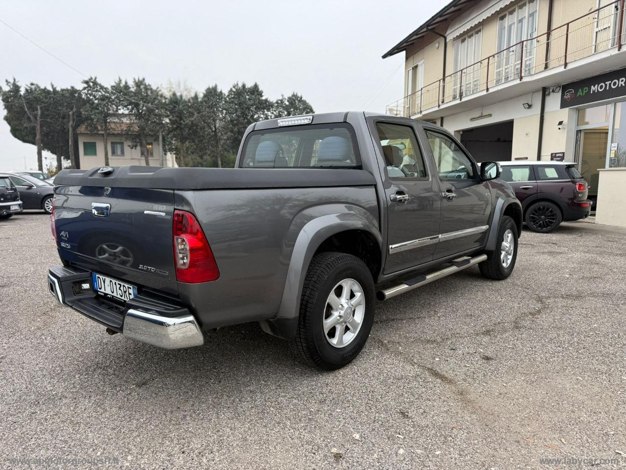 ISUZU D-Max 3.0 TD CAT CREW CAB 4WD PUP.LS AUT.