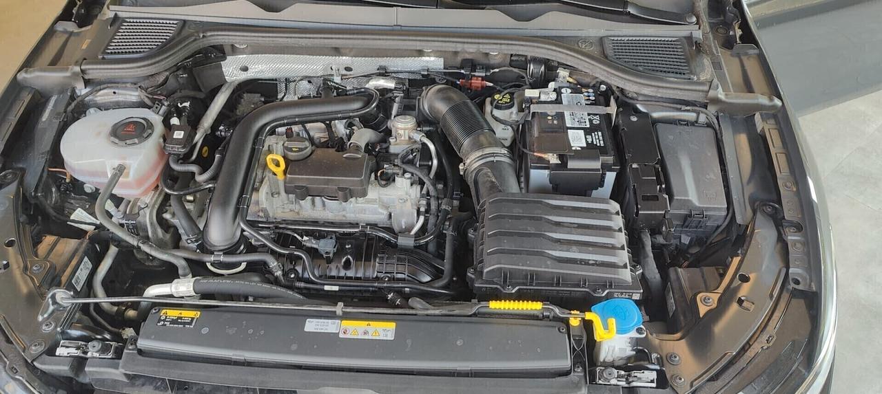 Volkswagen Golf 1.0 eTSI EVO DSG Life