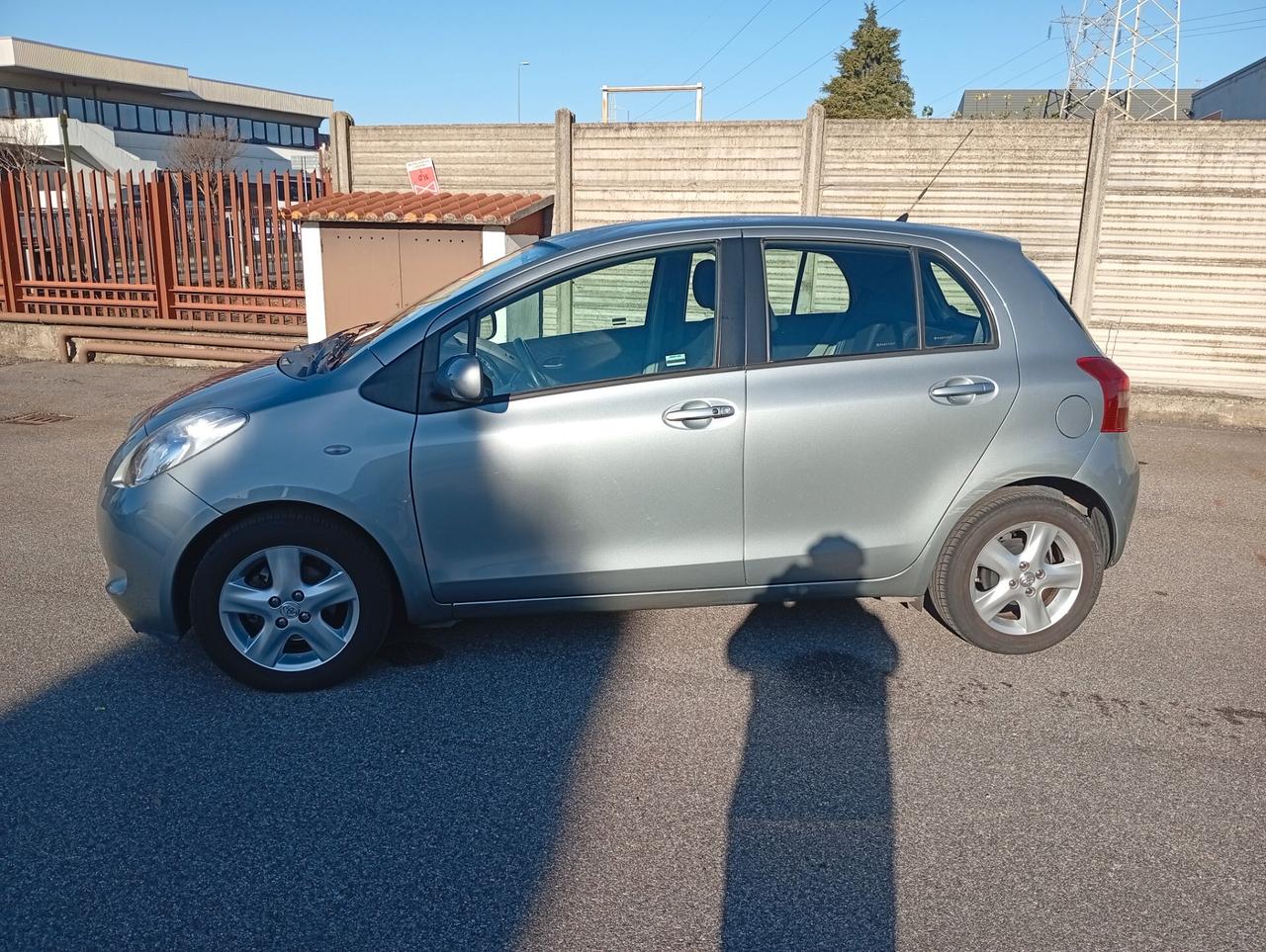 Toyota Yaris 1.3 5 porte Sol