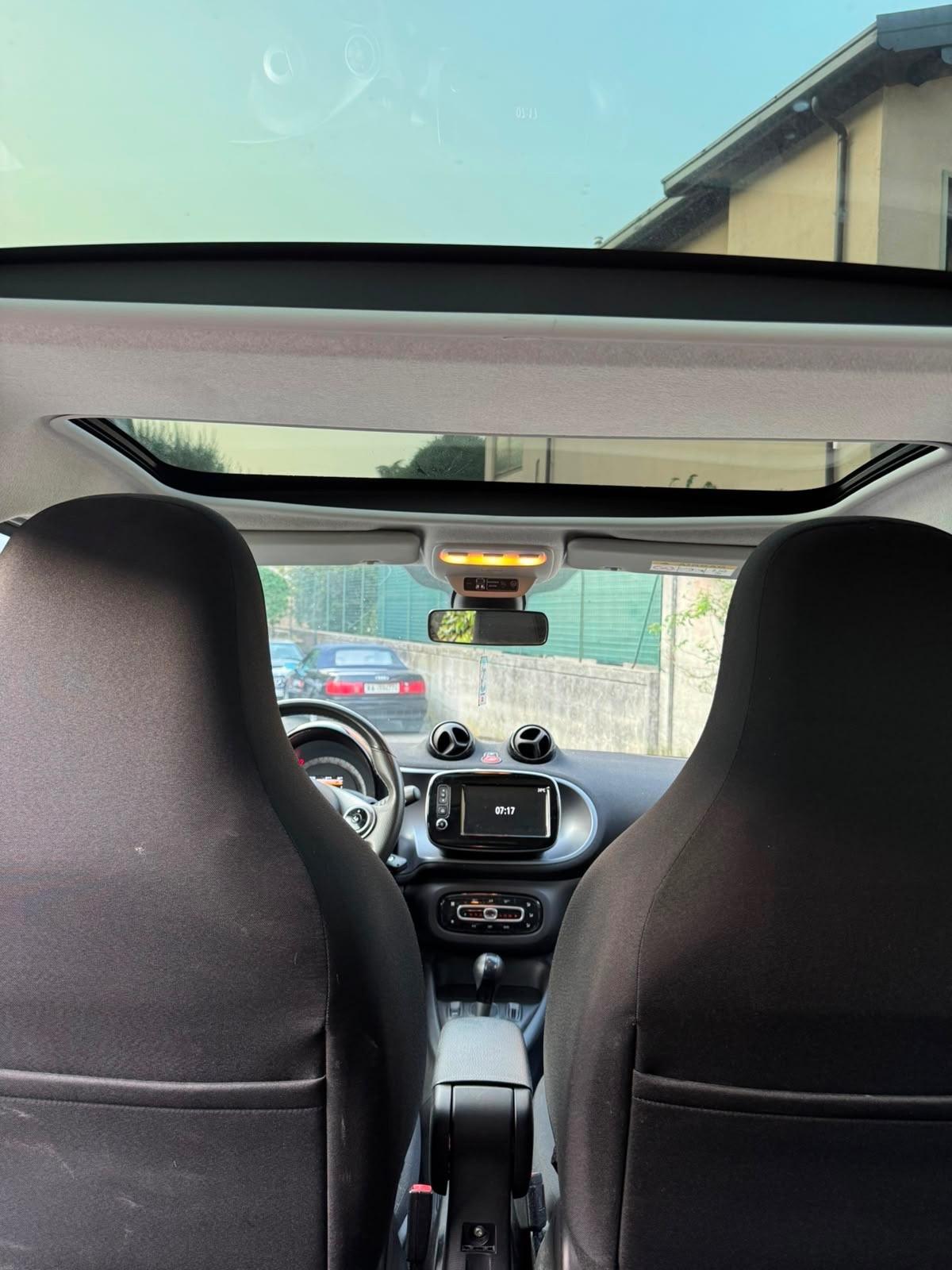 Smart ForFour EQ Pulse