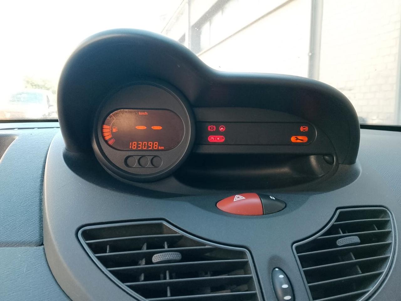 Renault Twingo 1.2-BENZINA-NEOPAT-2009