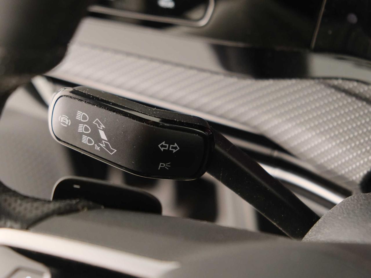 Volkswagen Golf 2.0 tdi scr 150cv r-line dsg