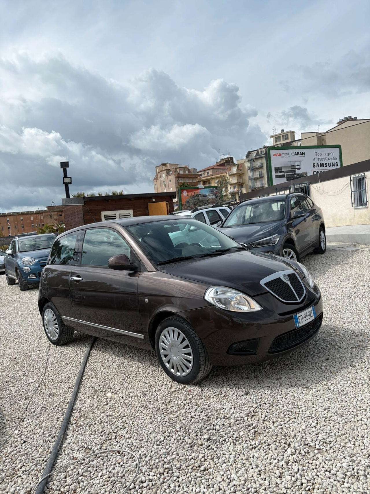 Lancia Ypsilon 1.2 69 CV Platino