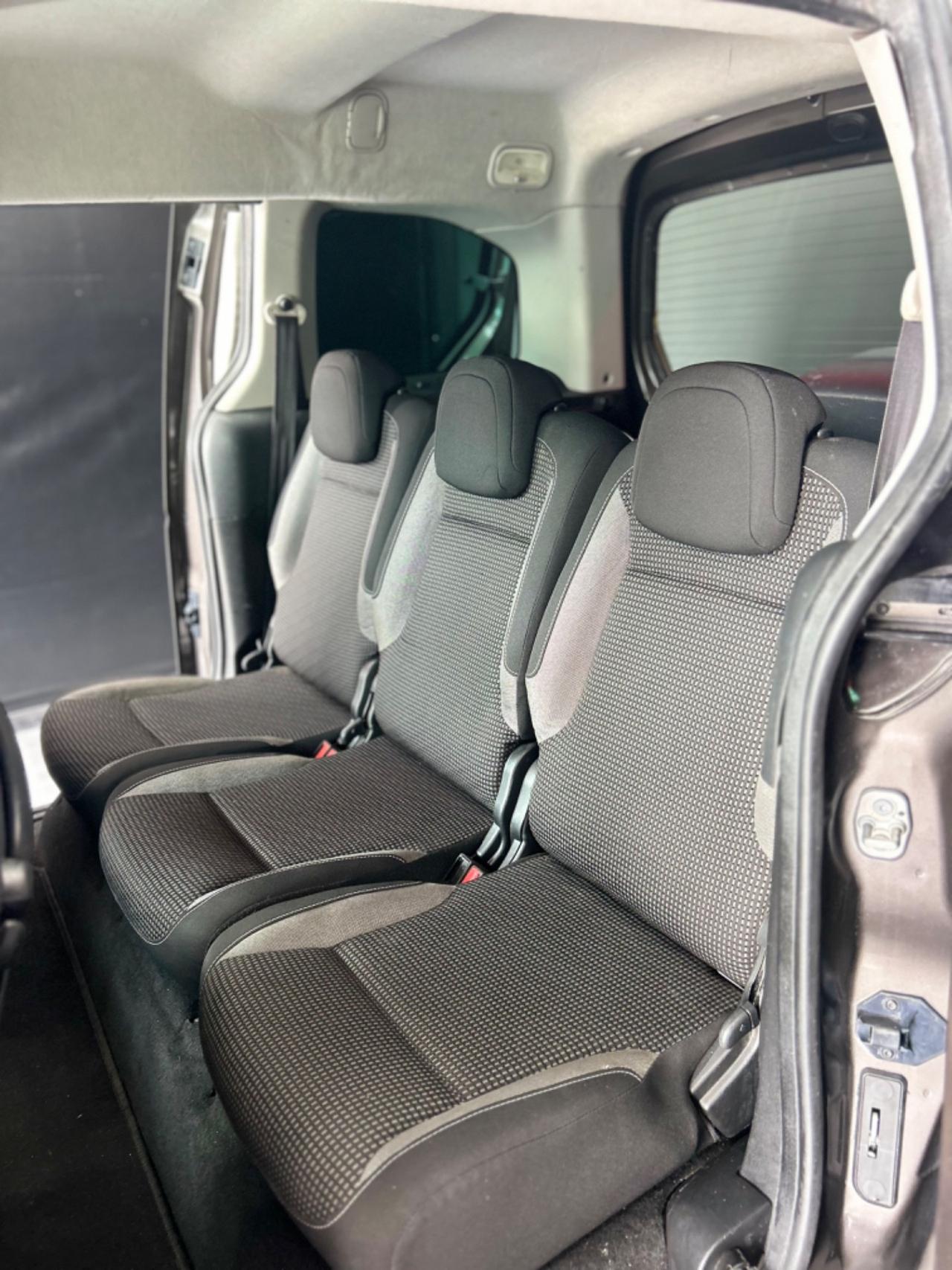 Peugeot Partner Tepee 1.6 BlueHDi 120cv Outdoor 2015