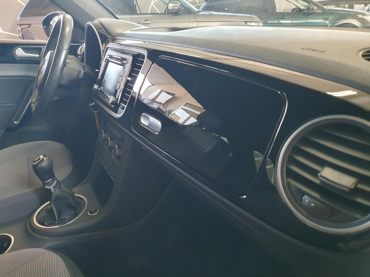 Volkswagen Maggiolino 1.6 TDI Design NEOPATENTATI