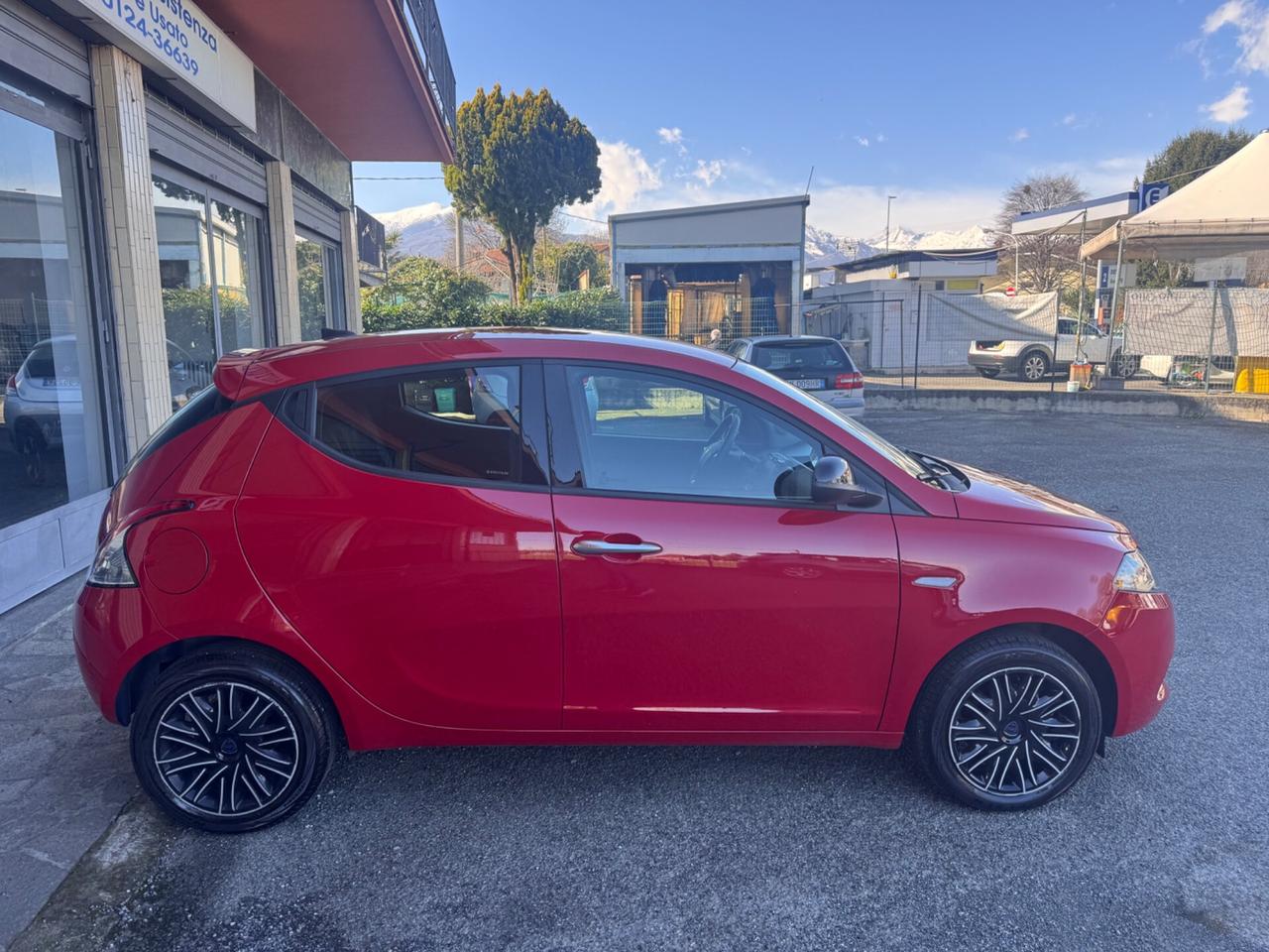 Lancia Ypsilon 1.0 Hybrid Gold