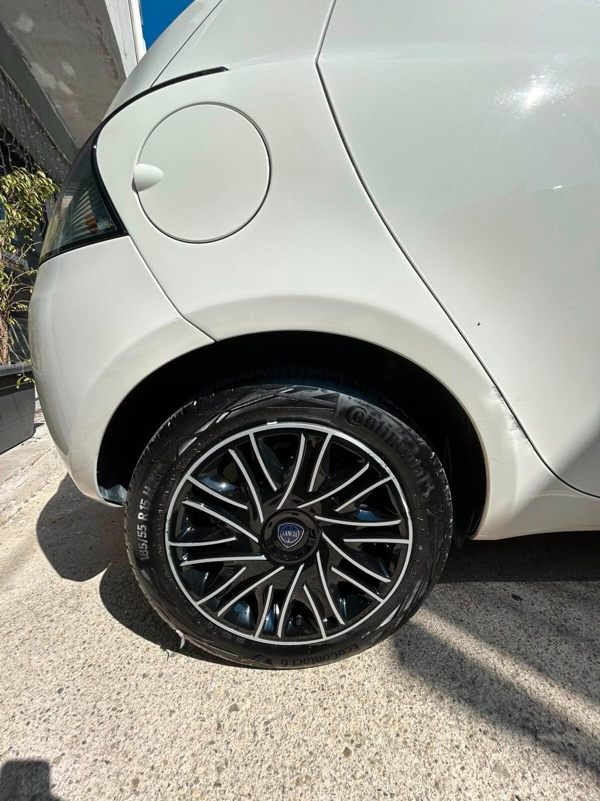 Lancia Ypsilon Hybrid 1.0 Firefly 70cv S&S GOLD