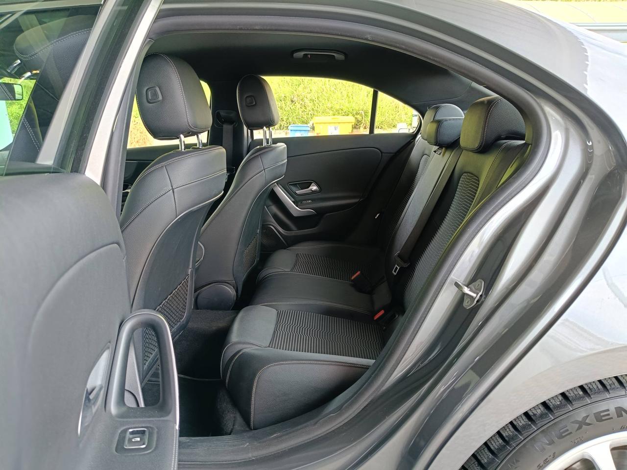 Mercedes-Benz Classe A - V177 2018 - A 180 d Sport auto